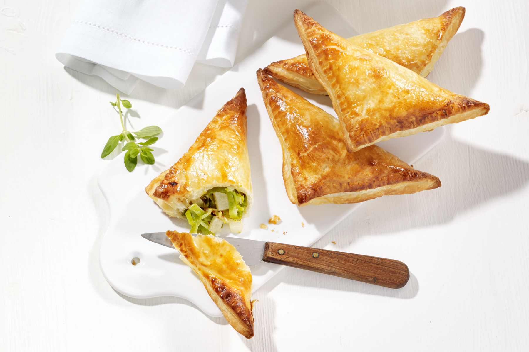 Blätterteigtaschen mit Emmentaler AOP Blätterteigtaschen mit Emmentaler AOP