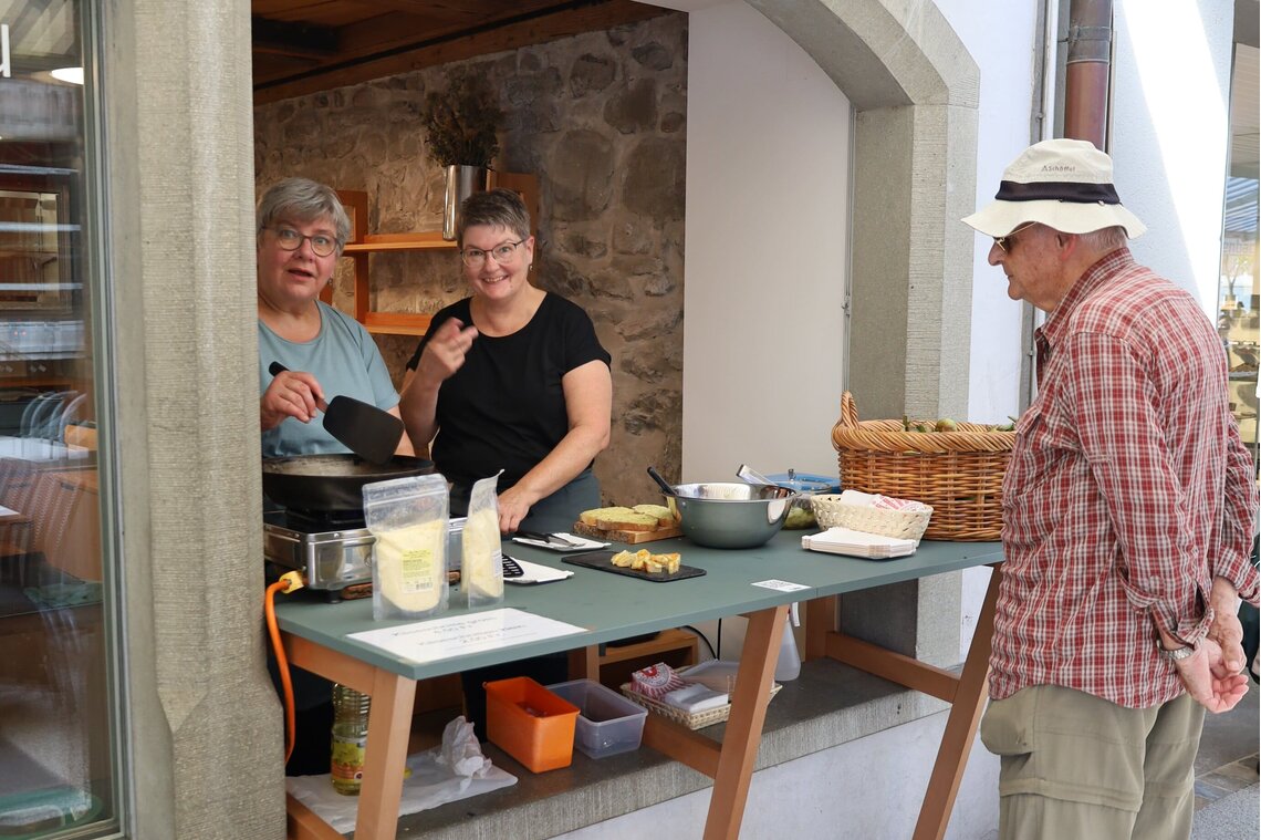 Samstag, 7. September 2024: 16. Nationaler Wandertag in Willisau, Käseschnittenverkauf